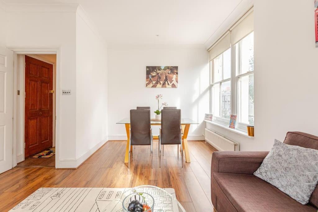 Appartamento 2 Bedroom Flat In St Johns Wood Londra